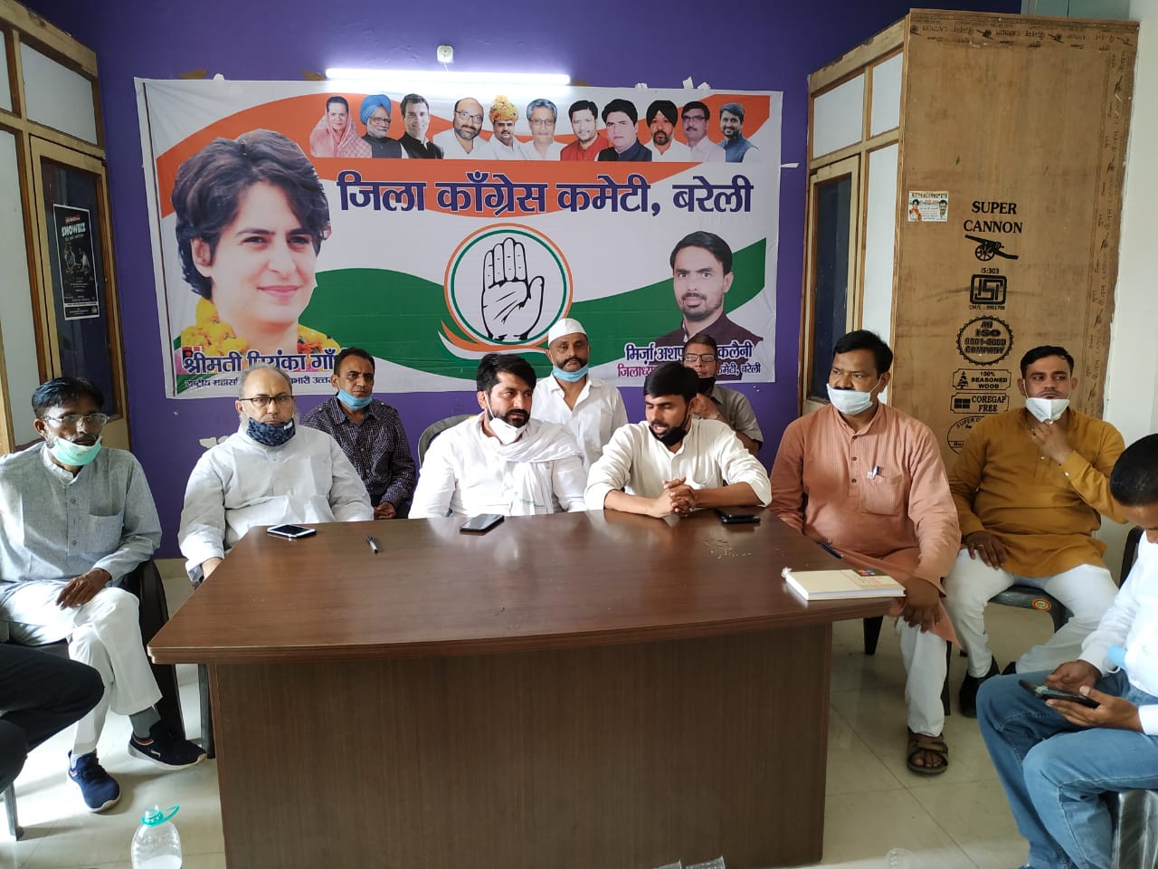 कांग्रसियो ने शहिदो को याद कर दी श्रद्धान्जलि